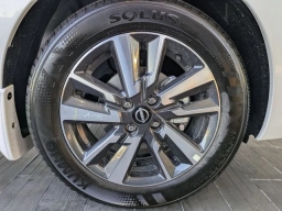 Nissan Versa SV CVT 2025