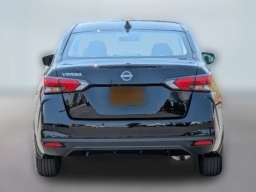 Nissan Versa SV CVT 2025