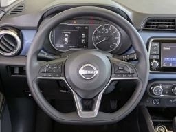 Nissan Versa SV CVT 2025