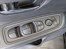 Nissan Versa SV CVT 2025