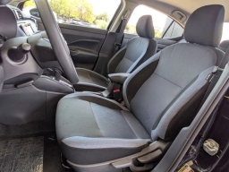 Nissan Versa SV CVT 2025