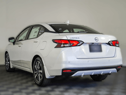 Nissan Versa SV CVT 2025