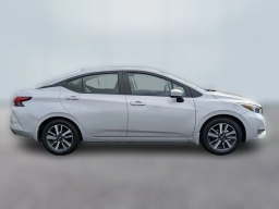 Nissan Versa SV CVT 2025