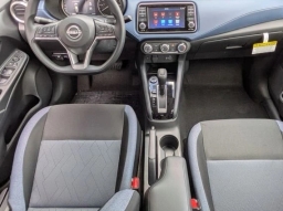 Nissan Versa SV CVT 2025