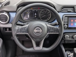 Nissan Versa SV CVT 2025