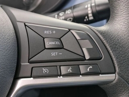 Nissan Versa SV CVT 2025