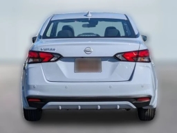 Nissan Versa SV CVT 2025
