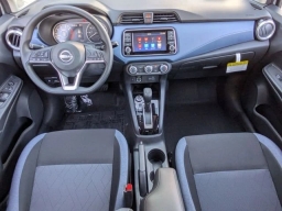 Nissan Versa SV CVT 2025