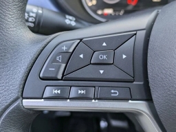 Nissan Versa SV CVT 2025