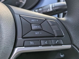 Nissan Versa SV CVT 2025