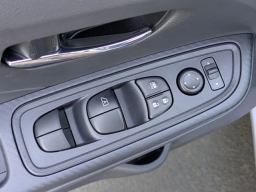 Nissan Versa SV CVT 2025