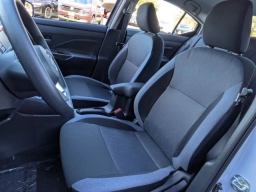 Nissan Versa SV CVT 2025