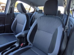 Nissan Versa SV CVT 2025