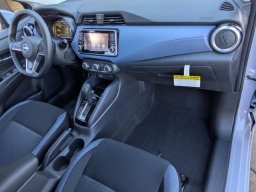 Nissan Versa SV CVT 2025