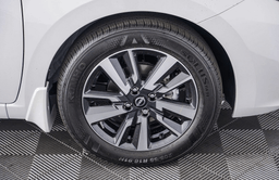 Nissan Versa SV CVT 2025