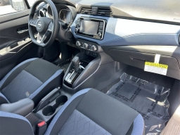 Nissan Versa SV CVT 2025