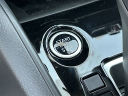 Nissan Versa SV CVT 2025