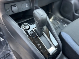 Nissan Versa SV CVT 2025