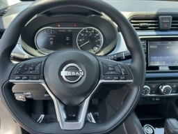 Nissan Versa SV CVT 2025