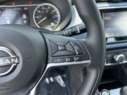 Nissan Versa SV CVT 2025