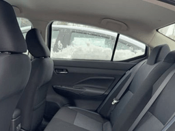 Nissan Versa SV CVT 2025