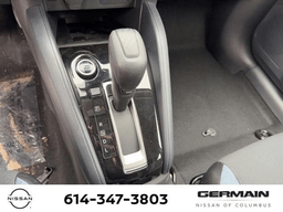 Nissan Versa SV CVT 2025