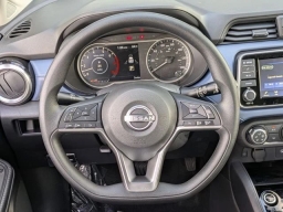 Nissan Versa SV CVT 2025