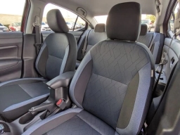 Nissan Versa SV CVT 2025