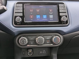 Nissan Versa SV CVT 2025