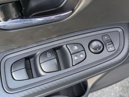 Nissan Versa SV CVT 2025