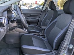 Nissan Versa SV CVT 2025