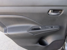 Nissan Versa SV CVT 2025