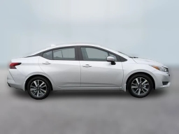 Nissan Versa SV CVT 2025