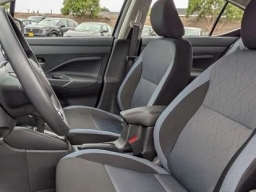 Nissan Versa SV CVT 2025