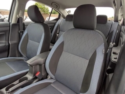 Nissan Versa SV CVT 2025