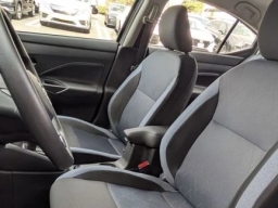 Nissan Versa SV CVT 2025