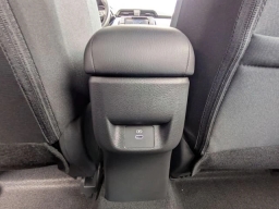 Nissan Versa SV CVT 2025