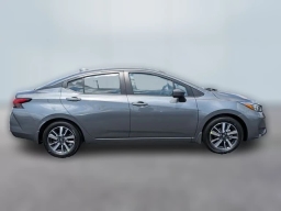 Nissan Versa SV CVT 2025