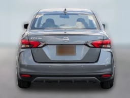 Nissan Versa SV CVT 2025