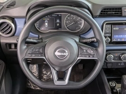 Nissan Versa SV CVT 2025