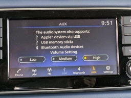 Nissan Versa SV CVT 2025