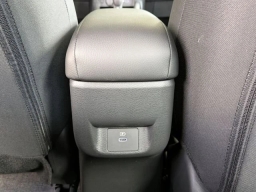 Nissan Versa SV CVT 2025