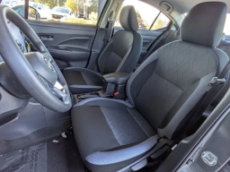 Nissan Versa SV CVT 2025