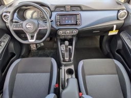 Nissan Versa SV CVT 2025