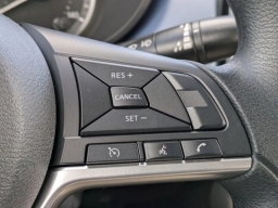 Nissan Versa SV CVT 2025