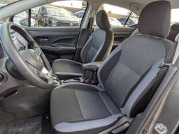Nissan Versa SV CVT 2025
