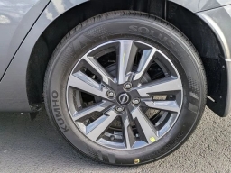 Nissan Versa SV CVT 2025