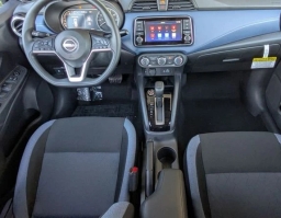 Nissan Versa SV CVT 2025