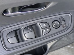 Nissan Versa SV CVT 2025