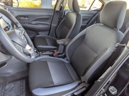 Nissan Versa SV CVT 2025